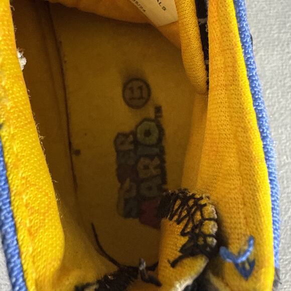 Size‎ 11 Kids Super Mario Shoes Mario World Multi Color - Picture 12 of 13